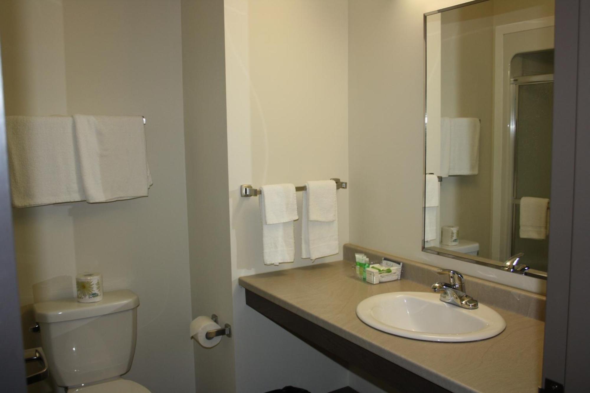 Crossroads Inn & Suites Paradise Szoba fotó