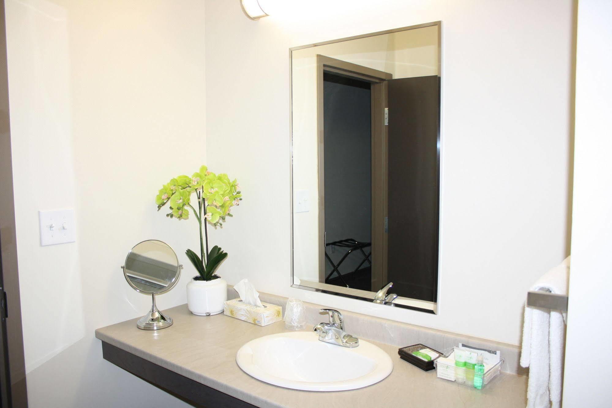 Crossroads Inn & Suites Paradise Kültér fotó
