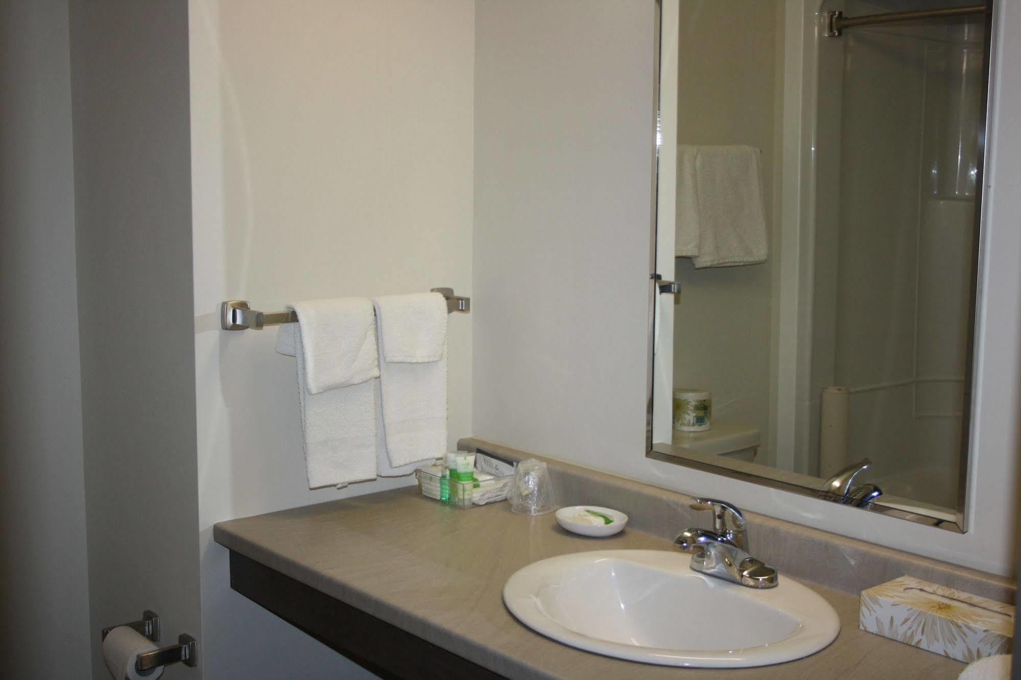 Crossroads Inn & Suites Paradise Kültér fotó