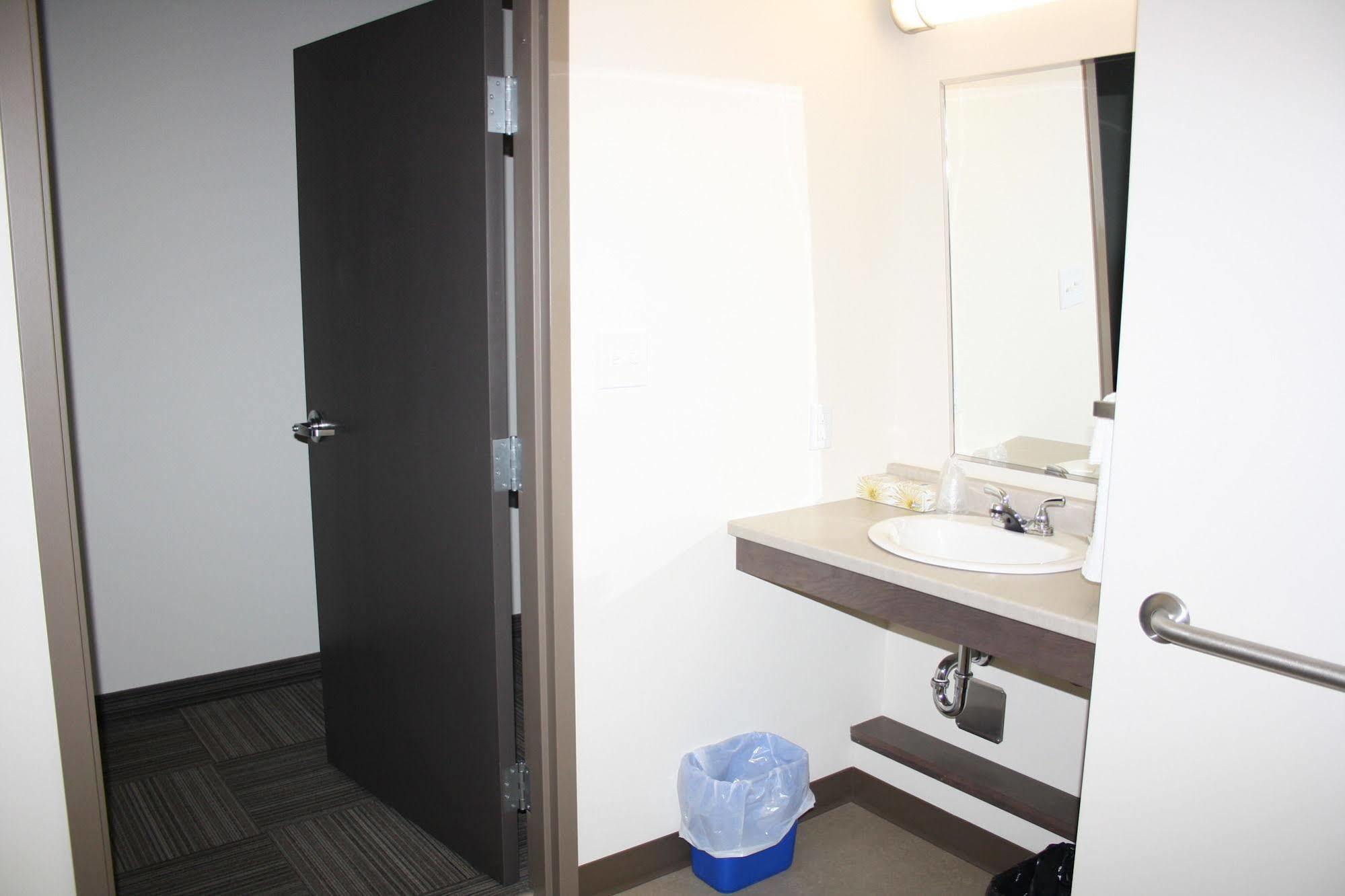 Crossroads Inn & Suites Paradise Kültér fotó